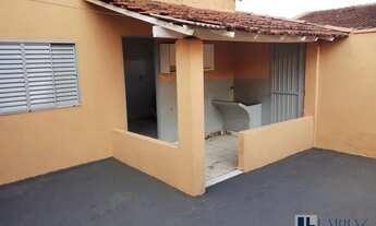 Imagem 5: Ótimo imóvel para renda com 4 casas individuais para venda na Cel Americo Batista no Ipira