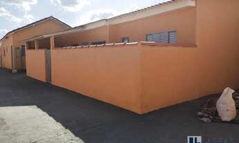 Imagem 7: Ótimo imóvel para renda com 4 casas individuais para venda na Cel Americo Batista no Ipira