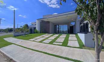 Imagem 2: Casa com 3 suítes e 4 vagas em Condomínio Central Parque com área de lazer completo em Sal