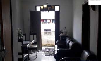 Imagem 4: Casa tipo apartamento em primeiro andar com 3/4, varanda, bem localizado na Santa Mônica p