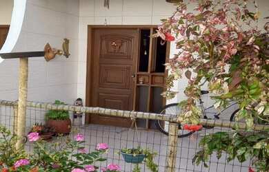 Imagem 2: Casa tipo Vilage condomínio fechado com 121,85 m2 dividido em três suítes para vender em P