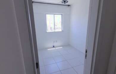 Imagem 5: Apartamento com 2/4 dormitórios, dependência, medindo 70 m² no Edifício Floresta Atlântica