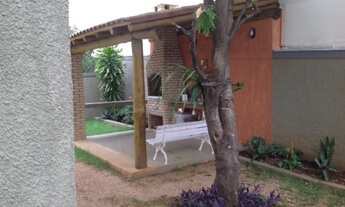 Imagem 5: Apartamento no Vianelo, amplo, totalmente reformado, vende ou permuta por casa de menor va