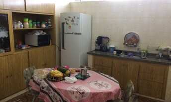 Imagem 6: Casa para fins residenciais ou comerciais, estilo colonial, permuta