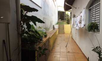 Imagem 7: Casa para fins residenciais ou comerciais, estilo colonial, permuta