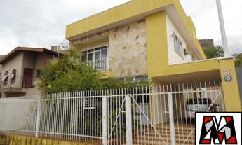 Imagem: Amplo sobrado com salão, 3 vagas