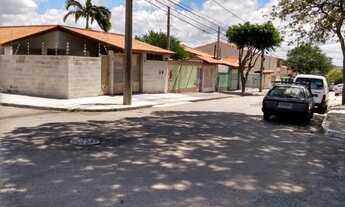 Imagem 3: Linda casa térrea com outra casa coligada, para renda ou segunda moradia. Junto, um salão