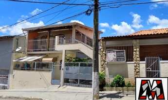 Imagem 6: Linda casa térrea com outra casa coligada, para renda ou segunda moradia. Junto, um salão