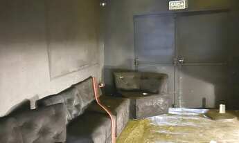 Imagem 2: Prédio comercial no Vianelo com 1 salão para fins comerciais, bem localizado e aceita fina