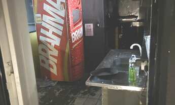 Imagem 7: Prédio comercial no Vianelo com 1 salão para fins comerciais, bem localizado e aceita fina