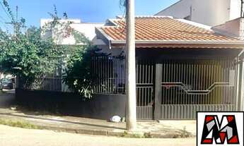 Imagem: Casa térrea bem localizada, 03 dormitórios