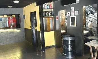 Imagem 3: Prédio comercial no Vianelo com 1 salão para fins comerciais, bem localizado e aceita fina