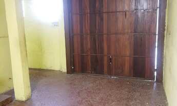 Imagem 7: Casa térrea desocupada no Vianelo