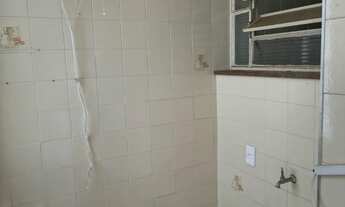 Imagem 5: Apartamento a venda na Avenida Nove de Julho, desocupado