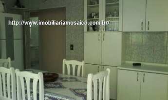 Imagem 7: Casa ampla com ótima edícula, quintal e duas vagas de garagem