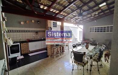 Imagem 2: 4 dormitórios na Rua Stelio Machado Loureiro