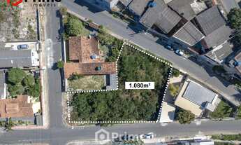 Imagem 4: OPORTUNIDADE! TERRENO COM 1.080 M2 A VENDA EM SANTA MÔNICA. SÃO TRÊS FRENTES, IDEAL PARA C