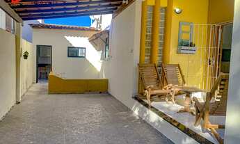 Imagem 4: Um recanto próximo ao Centro de Guarapari. Casa Duplex com duas frentes composta de 3 quar