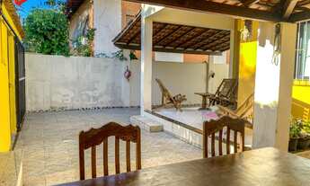 Imagem 6: Um recanto próximo ao Centro de Guarapari. Casa Duplex com duas frentes composta de 3 quar