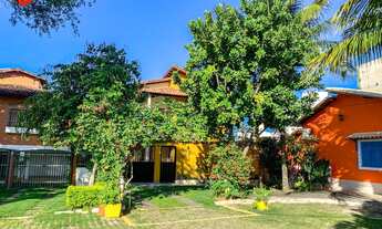 Imagem 3: Um recanto próximo ao Centro de Guarapari. Casa Duplex com duas frentes composta de 3 quar