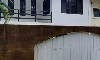 Imagem 2: Excelente casa duplex, 8 quartos, sendo 4 suítes, com possibilidades para sede de empresa