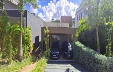 Imagem 2: Excelente casa 4/4 sendo 3 suítes, PORTEIRA FECHADA, piscina, Alphaville Litoral Norte II