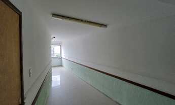 Imagem 2: Sala comercial, localizada na Av. Luiz Tarquínio Pontes, Lauro de Freitas, BA