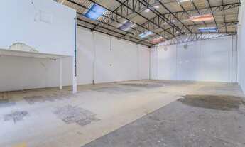 Imagem 7: Galpão para alugar, bairro floresta, em Porto Alegre, RS, localizado junto a entrada e saí