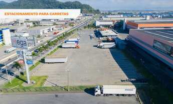 Imagem 4: Módulo em Condomínio Logístico para Locação em Itajaí-SC, com docas e niveladoras, cross d