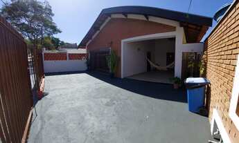 Imagem 1: Casa a venda em Jundiaí-SP, com 03 dormitórios sendo 01 suíte, Localização privilegiada no