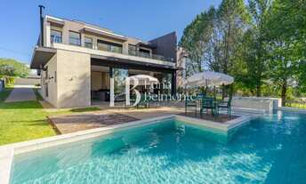 Imagem: Casa de Luxo com 4 Dormitórios (2 Suítes)