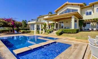 Imagem 2: Residência Exclusiva com 6 Suítes em Terreno de 3.000 m² no condomínio Fazenda da Grama co