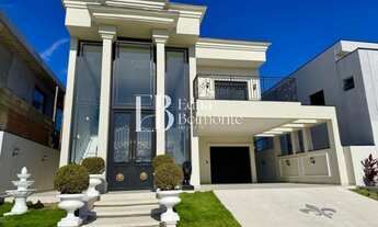 Imagem: Casa Neoclássica para venda no Condomínio