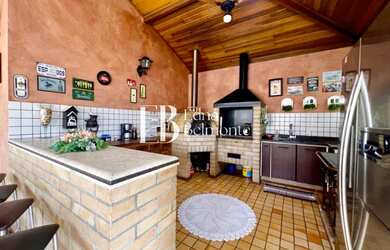 Imagem 5: Imponente Sobrado Estilo Mediterrâneo com 4 Quartos e 349m² de Área Construída no Condomín