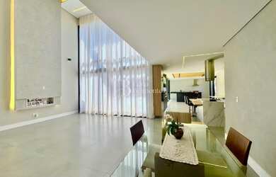 Imagem 6: Casa de luxo em condomínio: 3 quartos, 3 suítes, 3 salas, 5 banheiros, 4 vagas, 330m² em J