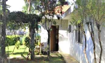 Imagem: Casa térrea, super conservada, em uma das