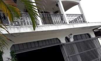 Imagem: CASA LOCALIZADA - ALTO DE PINHEIROS. VARANDA