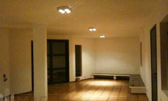 Imagem 2: Não perca a oportunidade de morar em um sobrado incrivelmente espaçoso, localizado em uma