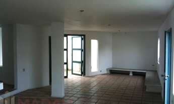 Imagem 5: Não perca a oportunidade de morar em um sobrado incrivelmente espaçoso, localizado em uma