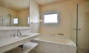 Imagem 6: Não perca a oportunidade de adquirir esta incrível casa no prestigiado bairro de Alto de P