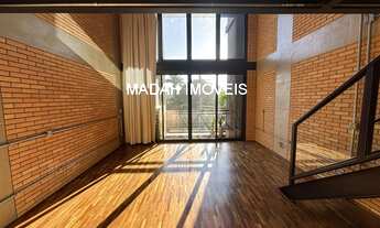 Imagem 4: Enha se encantar com este incrível apartamento duplex localizado no prestigiado CONDOMÍNIO