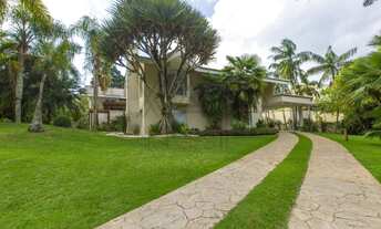 Imagem: Luxuosa casa em condomínio à venda em