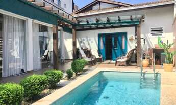 Imagem: CASA TÉRREA COM PISCINA, JARDIM e EDÍCULA