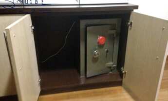 Imagem 2: 4 dormitórios, 1 suítes, 3 banheiro, 2 vagas na garagem, 184M² de Área Construída