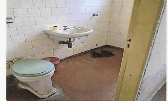 Imagem 4: Ótimo terreno, hoje contem 4 imóveis dentro do mesmo, mais uma loja de frente!!