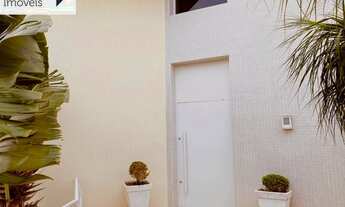 Imagem 2: Linda casa em condomínio exclusivo em ótima localização, bairro nobre, em frente à pista d