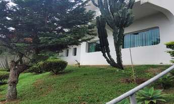 Imagem 6: Excelente casa em condomínio fechado, muito arborizada com jardim e uma linda vista para P