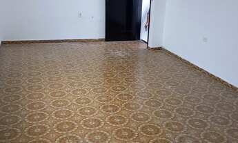 Imagem 4: Casa bem arejada e clara em uma rua arborizada e tranquila, com vigias 24 horas na Regiao