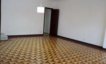 Imagem 2: Casa bem arejada e clara em uma rua arborizada e tranquila, com vigias 24 horas na Regiao