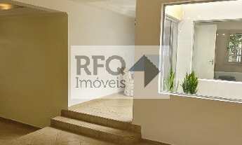 Imagem 6: Linda casa em Atibaia com um salão bem agradável e um jardim com muitas árvores frutíferas